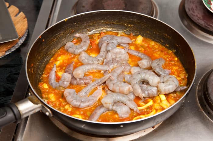 add shrimp to the curry